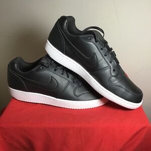 😎Nike’s Ebernon Low, women’s size 10, new condition, see photos,